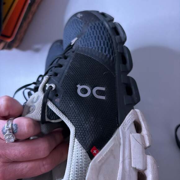 On Cloud Cloudflyer Women's Black/White Running Shoes - Picture 3 of 3